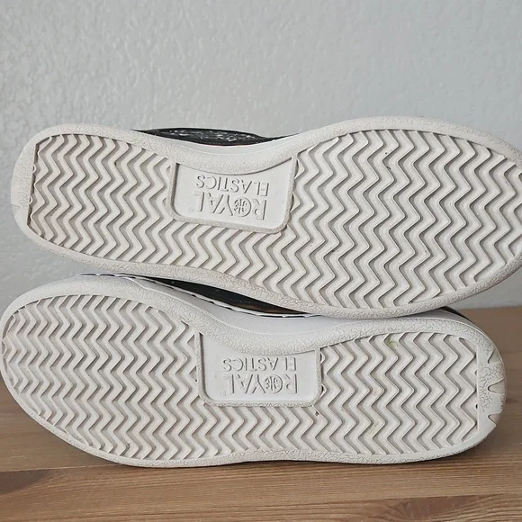 L.A.M.B. Gwen Stefani Y2K Rolling In Cashmere Black Shoes 7.5 Royal Elastics EUC - Picture 9 of 14